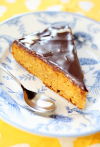 porgandikook_kakaoglasuuriga