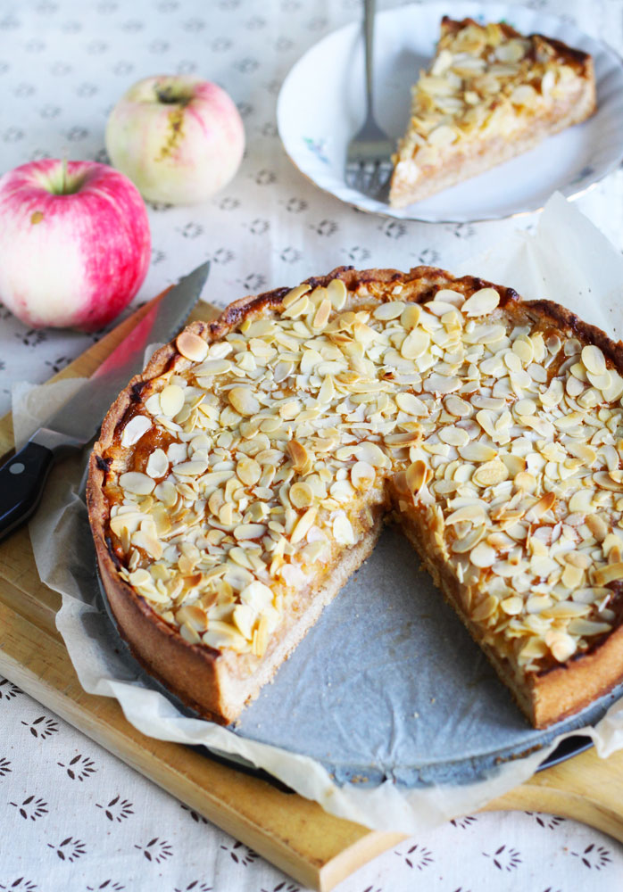 Õuna-martsipanikook